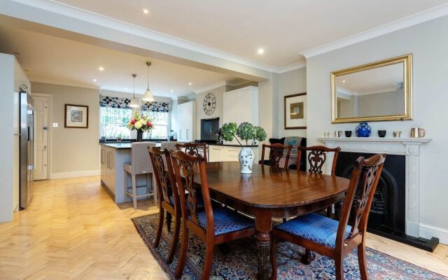 Comfort in Kensington