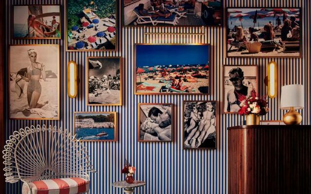 The Hollywood Grande, Autograph Collection