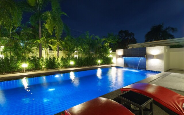 Luxury Pool Villa 54