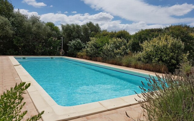 Charming Villa in Escales With Jacuzzi
