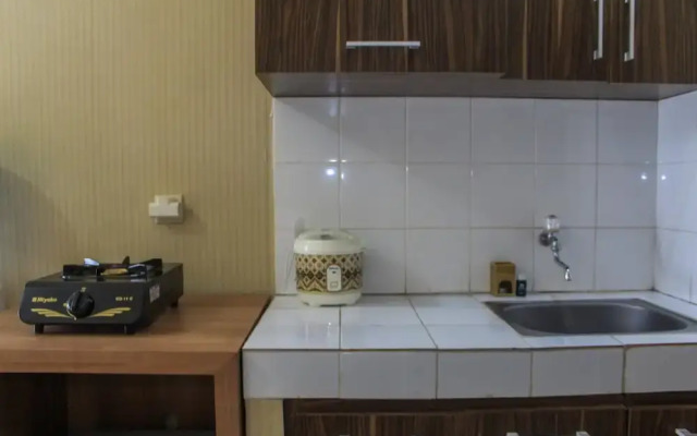 Affordable Price Studio at Sky View Apartment