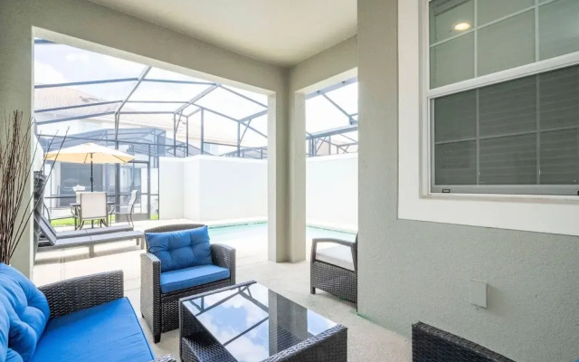 Beautiful 4 BR Close to Disney