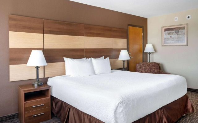 AmericInn by Wyndham Cedar Rapids North