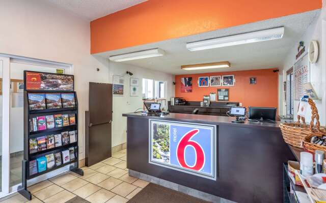 Motel 6 Clarkston, WA