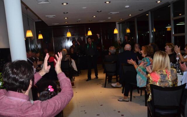 Camberland Resort And Suites Pilar