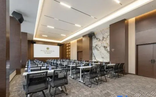 Metropolo Jinjiang Hotels in Guiyang North Railway Station