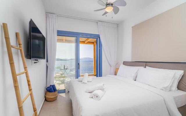 Lefkada Blue Luxury Apartments B7, Perigiali top floor