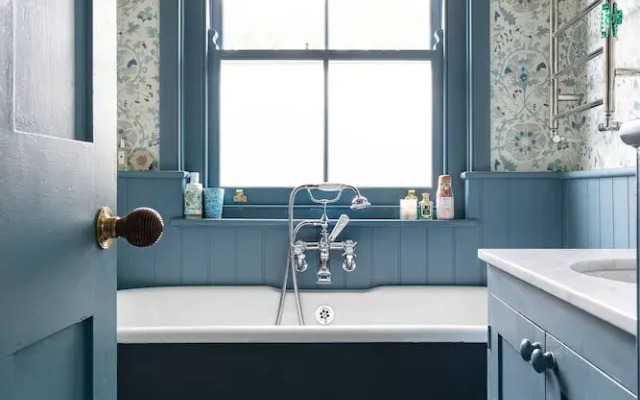 Rochester Road II by Onefinestay