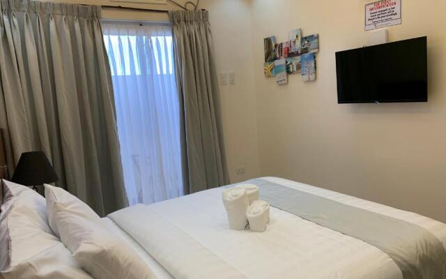 Villa MJ Maristela Beach Resort