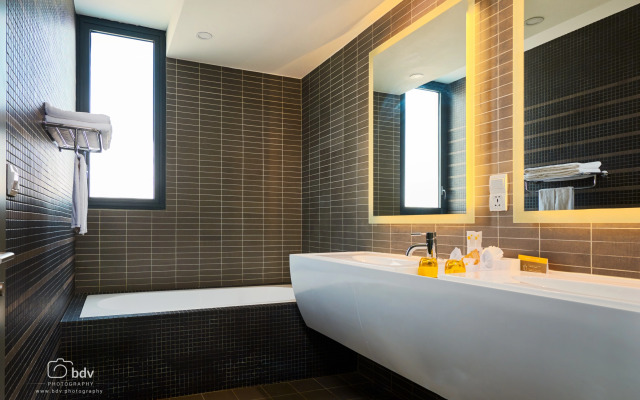 SUN & MOON, Urban Hotel