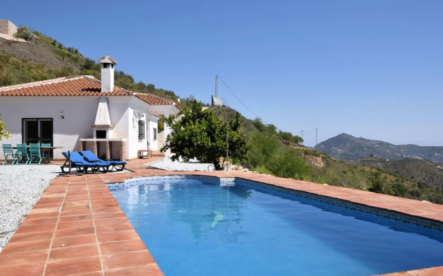 Inviting Villa in Arenas with private pool