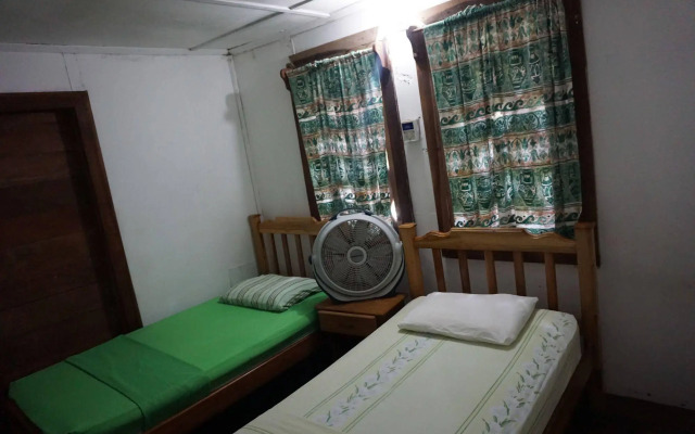 Spanish by the Sea - Bocas - Hostel