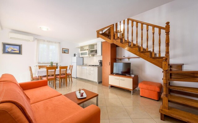 Awesome Home in Basanija With Wifi and 2 Bedrooms