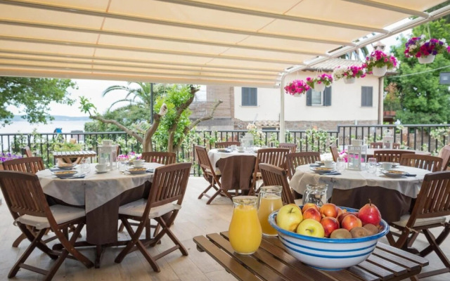 Malì Guest House & Terrace Bar