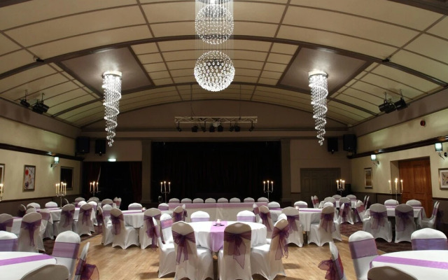 The Raven Hotel - Inn