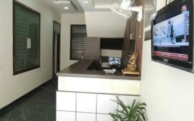 OYO 10414 Hotel Tushar Residency