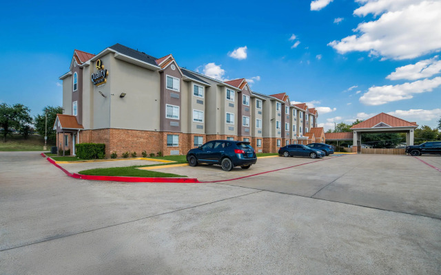 Quality Inn & Suites North Mesquite I-30
