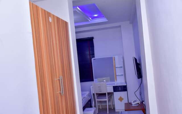 Thrivemax Hotel and Suites
