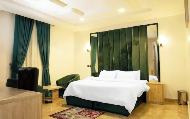 EdisPremier Hotel & Suites