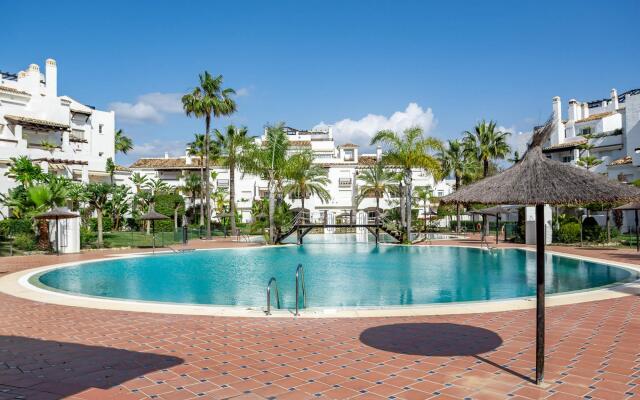 Casa Adelfas II by Roomservices