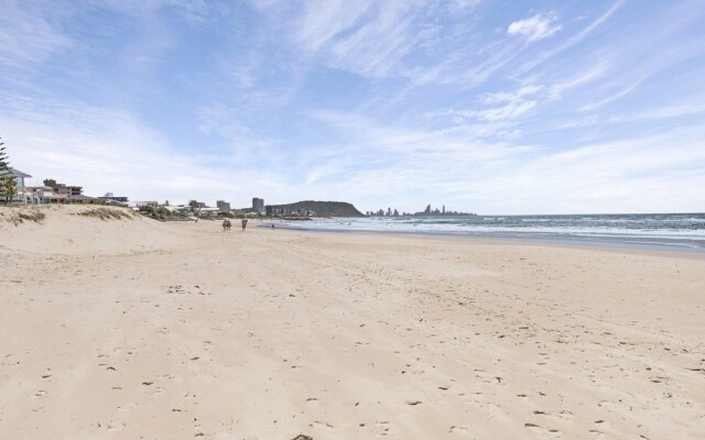 Palm Beach Absolute Beach Front Holiday Home