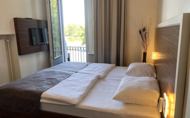Hotel Excellent