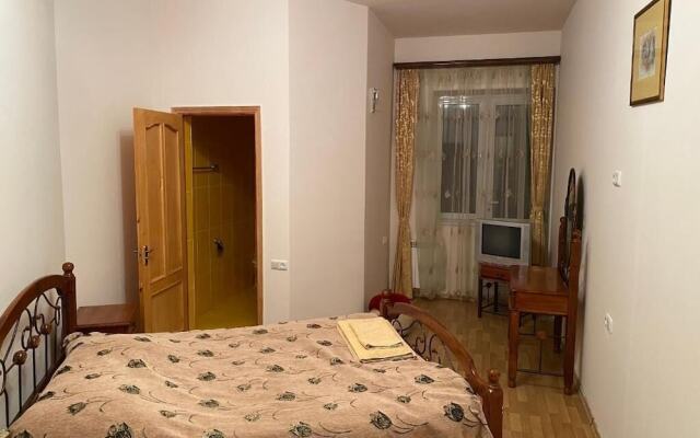 Guest house in Arzakan,Axveran