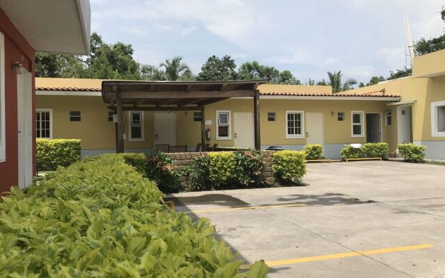 Hotel Montroi City