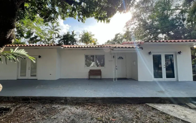 Entire Home in Biscayne Park