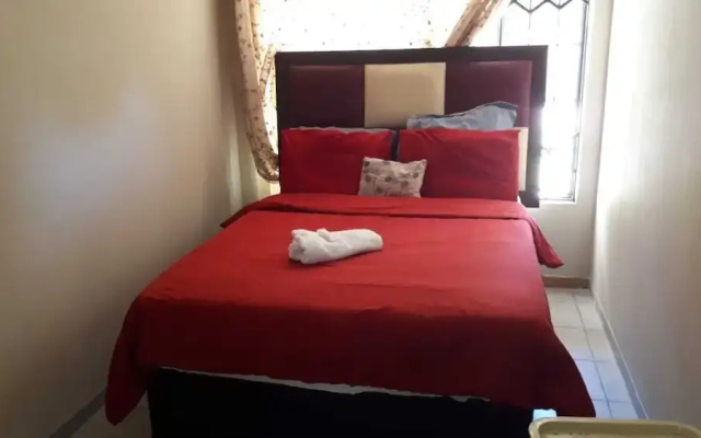 C- Land Guest House Meyerton