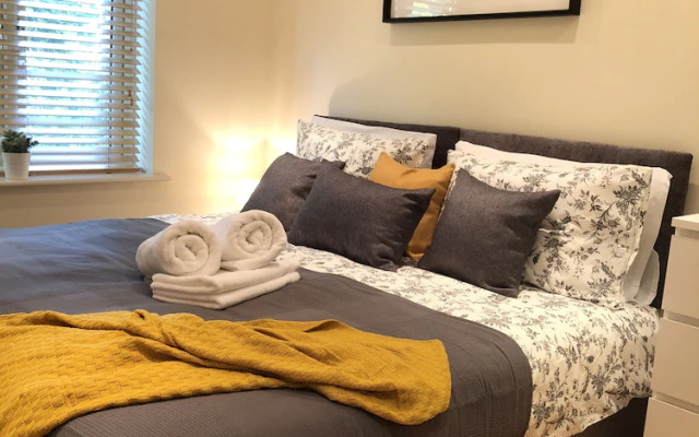 Park View 2 Bedroom by Creatick