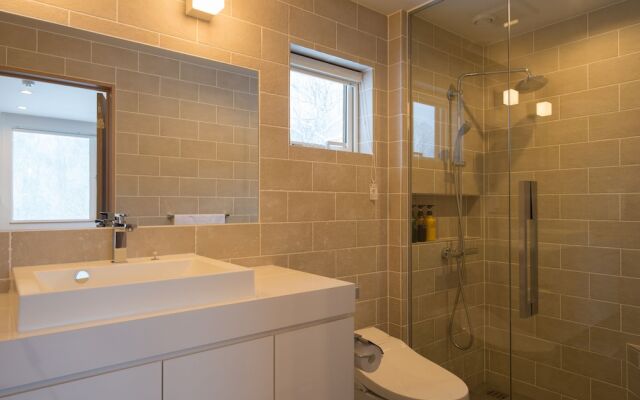 Chalet Luma by Hokkaido Tracks