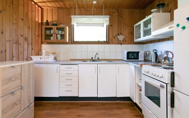 Cozy Holiday Home at Hals Jutland With Roofed Terrace