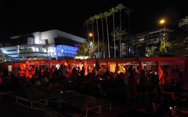 Cannes - Croisette - Palais des Festivals