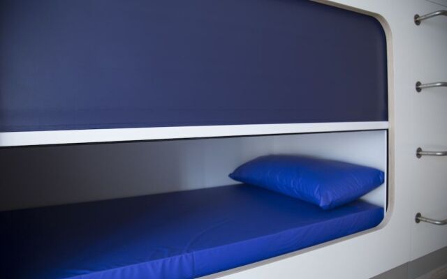 Hostel Cross - Adults Only