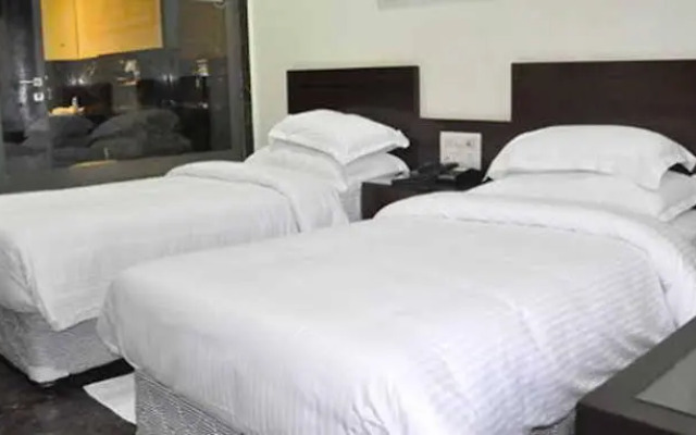 Hotel Metropolitan Karol Bagh