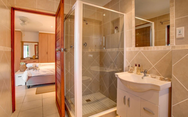 Limoni Luxury Suites