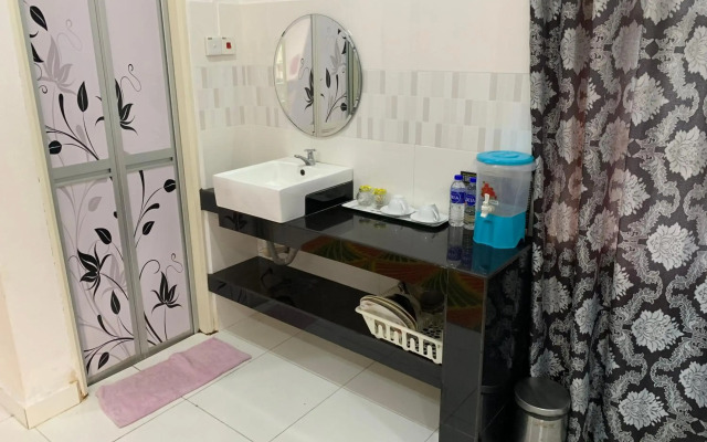 Wan Danisha Villa Inn