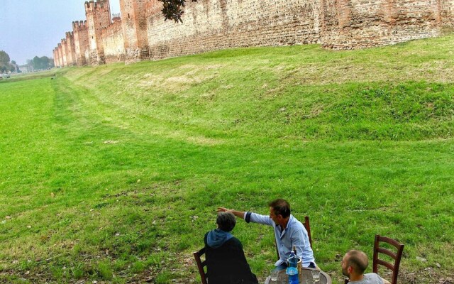 Casale Medievale-Per La Dolce Vita