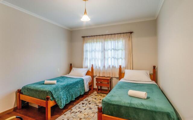 Bela casa estilo chalé em Canela RCF160