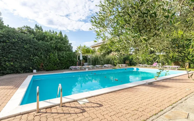 Gorgeous Apartment in Loano With Swimming Pool