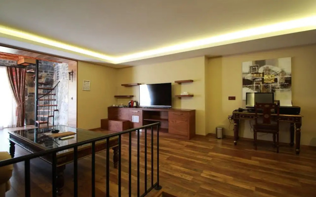 Azka Restaurant