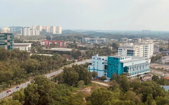 Couple Red Relaxing Gateway Holiday 10