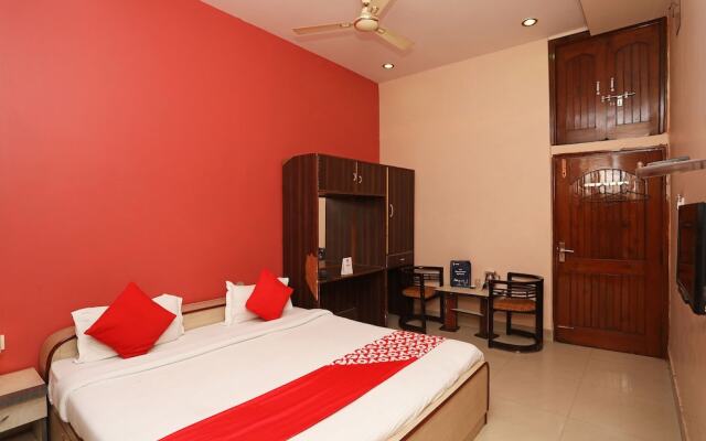 OYO 1379 Hotel HKJ International