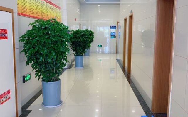 GreenTree Inn Yangzhou Plaza Hotel