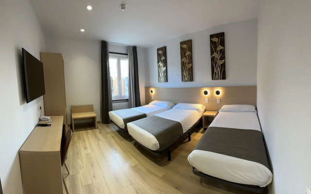 Hostal Sol Square Madrid - Image 3