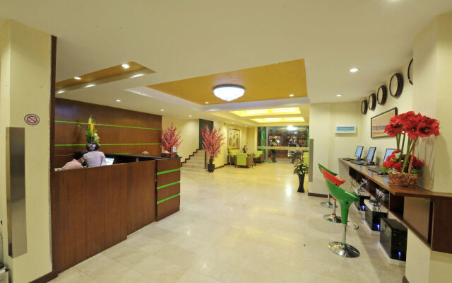 Green Leaf Hotel