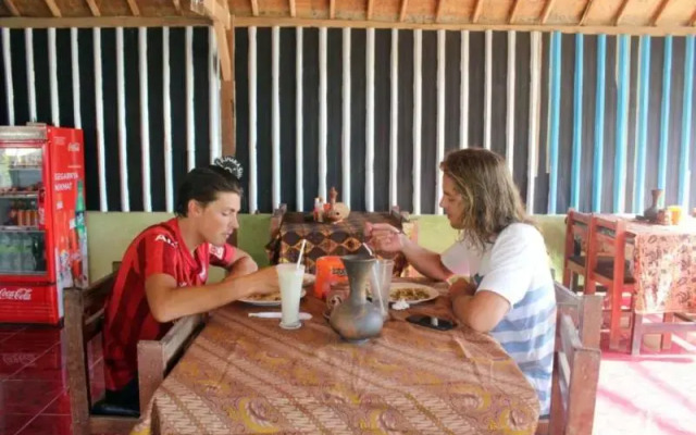 Duyung Rooms And Resto By Zuzu