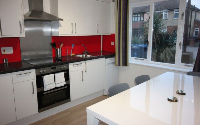 Cherry Hinton Rooms (SnooozzZ)