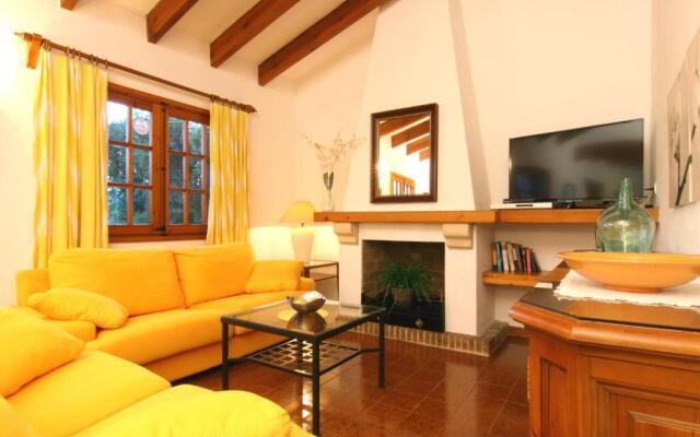 Roig Miquel Beatiful house just 10m driving from Pollensa